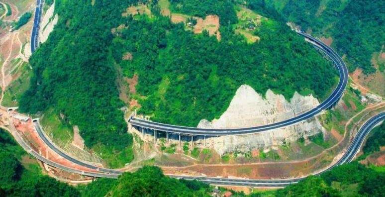 這條云南最美公路，適合自駕，現在還免費