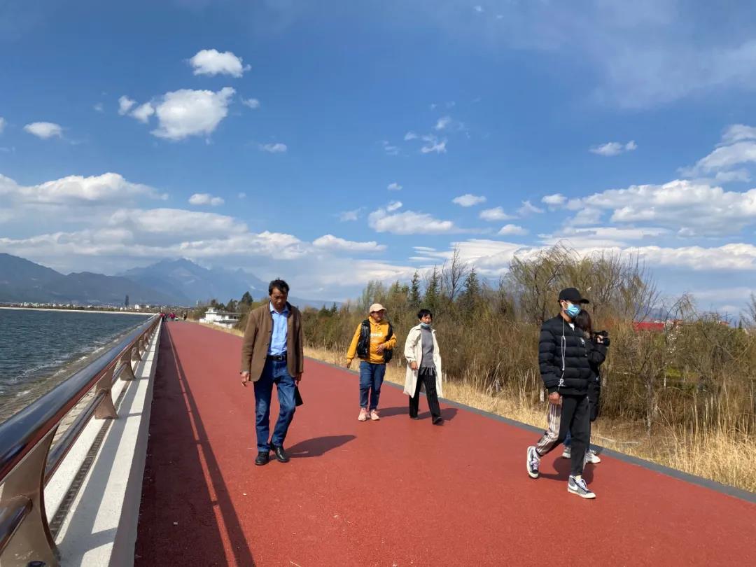 麗江這里環海而建的長廊，你不來看看？