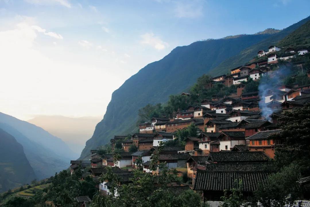 麗江石頭城，巖石上的棲居