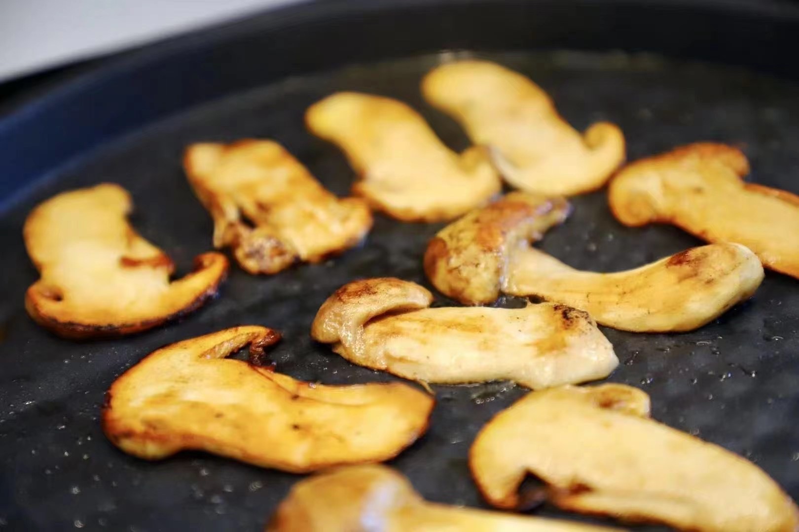2021年麗江最全美食特產推薦攻略！舌尖上的麗江之煎烤松茸