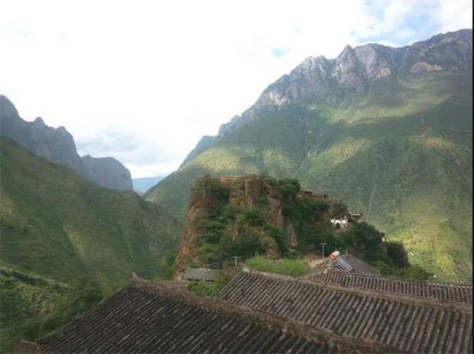 云南麗江小眾旅游景點“石頭城”，堪稱“天險之城”
